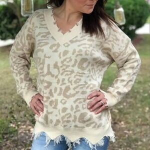 Main Strip, Womens Distressed Cheetah Print Fayed Oversized Sweater, sz Small
